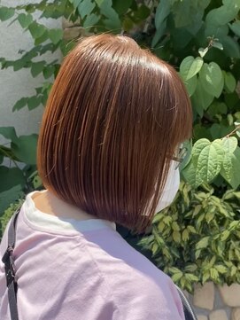 マイン(MINe) 暖色系カラー オレンジブラウン 切りっぱなしボブ