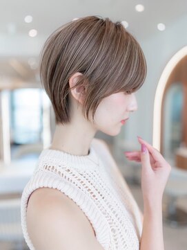 イオ 本厚木(io) 20代30代大人かわいい丸みショートハイライトイメチェン前髪