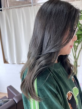 ヒビ(HIBI) ロングレイヤースタイル