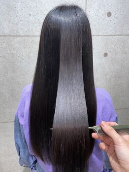 ブレンバイドット 町田(BLEN by dot.)の写真/くせ毛でまとまらない/パサついて艶が出ないなどの髪の悩みを解決し憧れの美髪へ。[町田駅/縮毛矯正]