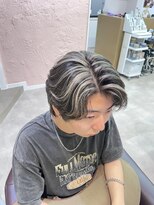 アオ(AO。)&nbsp;ホワイトハイライト/メンズカット/レイヤー/センターパート