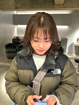 リール(rire) デザインカラーレイヤーカットウェットヘア夏オリーブベージュ