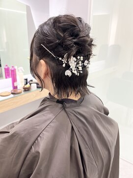クシュ 所沢西口プロぺ通り(kusyu... ) エアタッチバレイヤージュシニヨンヘアカチモリハーフアップ