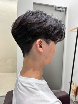 カルム(kalm) 毛流れセンターパートニュアンスパーマカルマヘアメンズパーマ