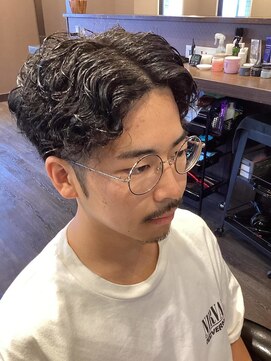 フェリックス(Felix) ツーブロック×パーマ