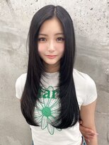 シイム(CYM)&nbsp;ロングレイヤー/ハッシュカット/ナチュラル/前髪なし