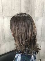 トゥーミー(to mee)&nbsp;ハイライトで作る透明感のあるミディアムスタイル♪[オンブレ]