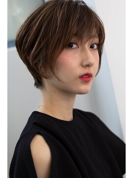 アコロン(acoron) 小顔カット＿アッシュカラー ＿エッジショート ＿大人カワイイ