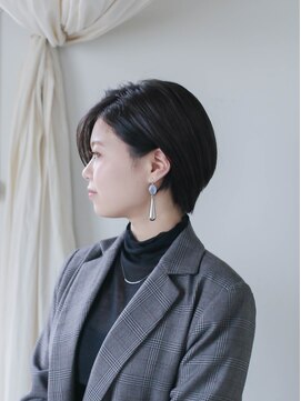 ホワイトルーム(White Room) 【スーツに似合うショートヘア】前下がりショート♪