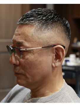 バーバーショップ スバル(BARBERSHOP SUBARU) <理容室><バーバー>アイロンパーマ濡れパン濡れクロフェード