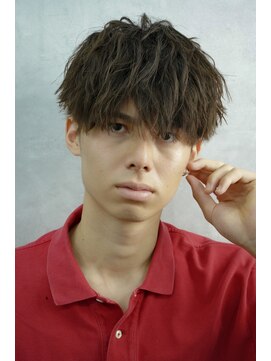 クロムトウキョウ ザ バーバー 新宿本店(CHROM TOKYO the Barber) ツーブロック刈り上げ"無造作マッシュ"ツイストスパイラル