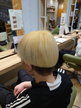 ブロッサム 東中野店 無造作マッシュメンズショート☆ツーブロックペールイエロー