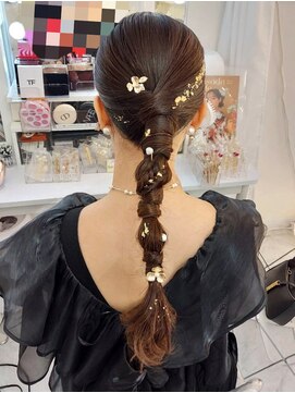 リムネ(RIMUNE) 編みおろし/ポニーアレンジ／タイトヘア/結婚式参列