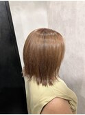 ハイトーンベージュ×切りっぱなしボブ