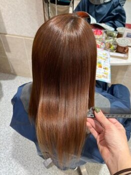 ヘアデザイン アンジェリク(HAIR DESIGN ANGELIQUE)の写真/髪質に合わせた施術で髪の負担を最小限に。自然なストレートで憧れのさらツヤ美髪ストレートに。
