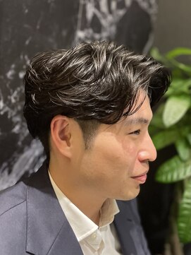 ヨシザワインク プレミアム 横浜 桜木町店(YOSHIZAWA Inc. PREMIUM) メンズツーブロック毛流れスタイル