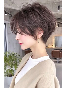 リアン アオヤマ(Liun Aoyama) ふわっと束感ショートヘア