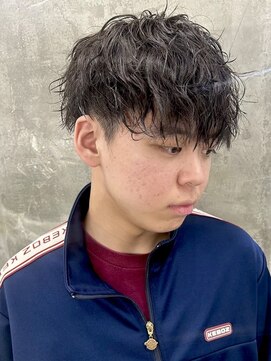 メンズサロン キング 心斎橋店(Men’s salon K!ng) フェザーショートアップバングセンターパートメンズハイライト