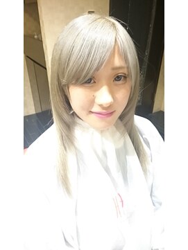 アース 郡山コスモス通り店(HAIR&MAKE EARTH) プラチナムグレージュ！！