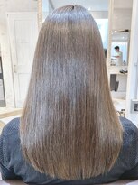 ジーナ 池袋(Zina)&nbsp;エアリーミディショートパーマ黒髪ホワイトアッシュ