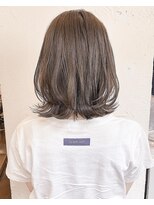 ティーシェル(TIECHEL)&nbsp;小顔イメチェン、アッシュグレージュカラーくびれレイヤーボブ