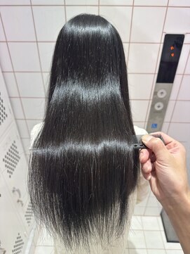 ロンドルーチェ 心斎橋(Lond luce) ダークアッシュ/ミディアムレイヤーカット［髪質改善/縮毛矯正］