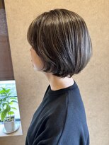 イロハ(iroh)&nbsp;タテムラブリーチ/ショートスタイル/白髪ぼかしハイライト