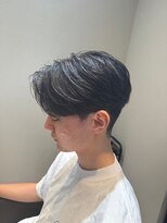 ステージ(STAGE)&nbsp;ダウンパーマ　韓国メンズヘア　センターパート　カルマパーマ