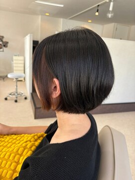 トゥットヘアー(Tutto hair) 切りっぱなし丸みミニマルボブレイヤーボブ透明感インナーカラー