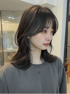 シア(XIA) 顔まわりレイヤー/くびれセミディ/セミウルフ/カーキアッシュ