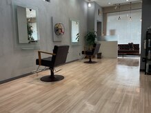 ダンプヘアー(Dump hair)の雰囲気（落ち着いた店内）