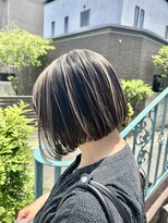 エミタス 三年坂(Emitas) アンブレラカラー×前下がりボブ