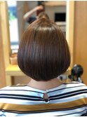 ツヤ感と柔らかいフォルムのボブ