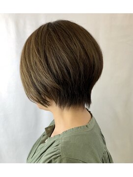 ジェンヌ(Sienne) 首が長く見える ショート/20代/30代/40代/50代/60代