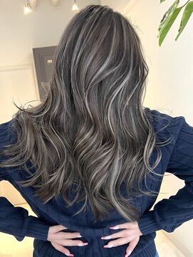 ヨロ 小岩(YOLO) 小岩ハイライトミルクティーグレージュレイヤーカット