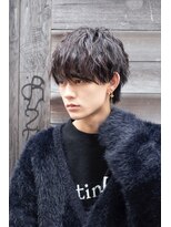 ヴェイン 渋谷(vain)&nbsp;渋谷メンズ美容室センターパート波巻きメンズパーマk