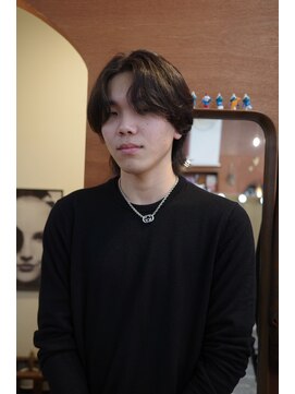 エディ(Edy) メンズセンターパートマッシュウルフカルマヘアニュアンスパーマ