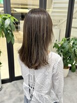 エブリ(evri) レイヤーミディアム 毛先ワンカール