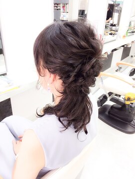 ブラッシュ 髪の館(BRUSH) デコラティブダウンアレンジ