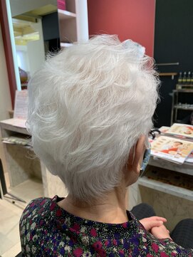 ミズグラート(Ms. grato) ふんわり上品でキレイなホワイトスタイル