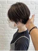 大人可愛い前髪ありひし形耳掛けクールショートボブ20代30代40代