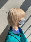ダブルカラーブロンドベージュハイトーンケアブリーチ前髪カット