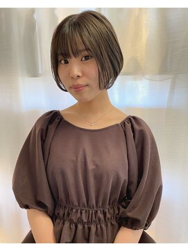 アミュー(amiu) 前下がりショートボブ/くすみベージュ/マロンベージュ