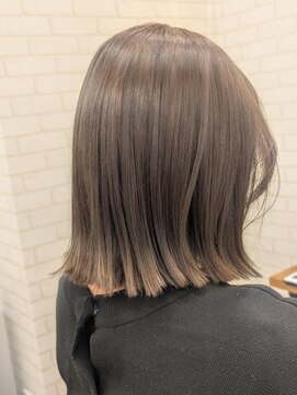 ノーム セカンド(NO-MU 2nd) 外ハネ×ミディアムボブスタイル