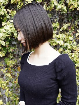 ビュートリアム 福岡(BEAUTRIUM) 首元を綺麗に見せる大人のボブヘア