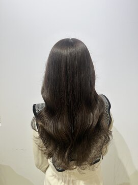 アドラーブル 万代店 (adorable) 透明感ブリーチなしココアベージュ艶感ロング【20代30代】