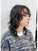 顔まわりレイヤーロングウルフパーママッシュブルーブラック