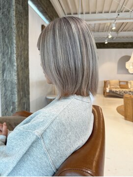 ラウレア(LAULEA) 白髪ぼかしバレイヤージュ