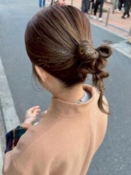 ショコラ ナンバ(Chocolat NAMBA) #ゴムヘアアレンジ　#ポニーテール