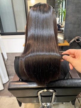 リブロ(LiBro) 美髪ダークアッシュ暗めカラーフェミニンロング大人ガーリー